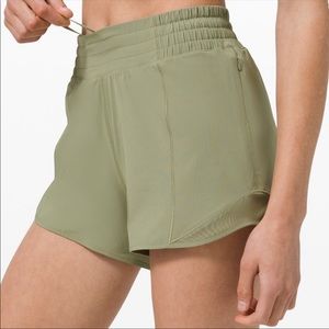Lululemon Hotty Hot 4in HR shorts in rosemary green
